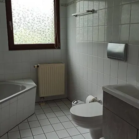 Mit Spielplatz, Kaninchen Und Whirlpool