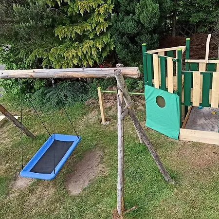 Mit Spielplatz, Kaninchen Und Whirlpool غرافنهاوسن