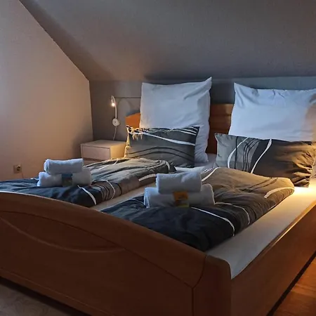شقة Mit Spielplatz, Kaninchen Und Whirlpool